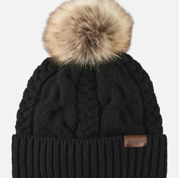 Pendleton Accessories - Beautiful Set if Black Wool Gloves and Hat